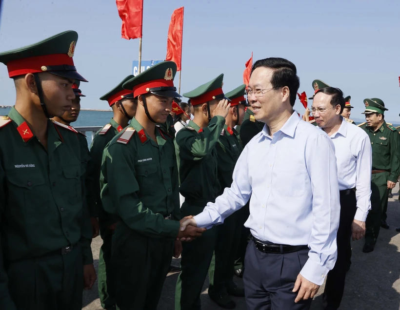 Chủ tịch nước Võ Văn Thưởng thăm và làm việc tại huyện đảo Cô Tô, Quảng Ninh. Ảnh: Thống Nhất – TTXVN