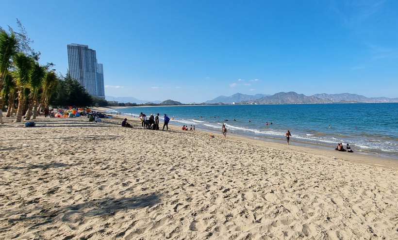 Bãi biển Bình Sơn - Ninh Chữ (thành phố Phan Rang - Tháp Chàm) xanh - sạch - đẹp. Ảnh: Nguyễn Thành – TTXVN
