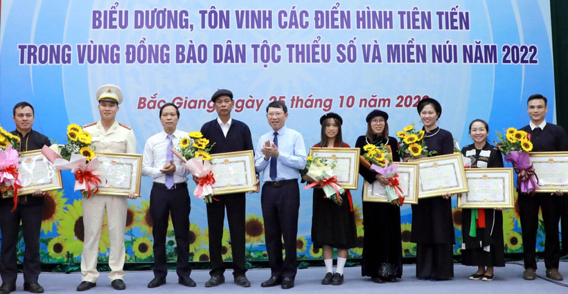 Bắc Giang biểu dương các tấm gương điển hình tiên tiến vùng dân tộc thiểu số năm 2022