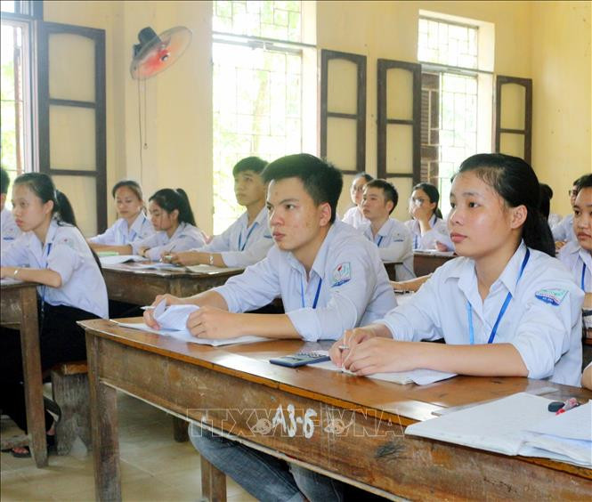 Một tiết học ôn tập cho kì thi tốt nghiệp THPT của lớp 12. Ảnh: Đại Nghĩa-TTXVN