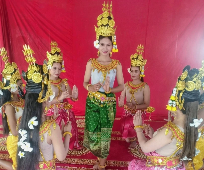 Phum Sóc Khmer háo hức đón chờ Ngày hội lớn