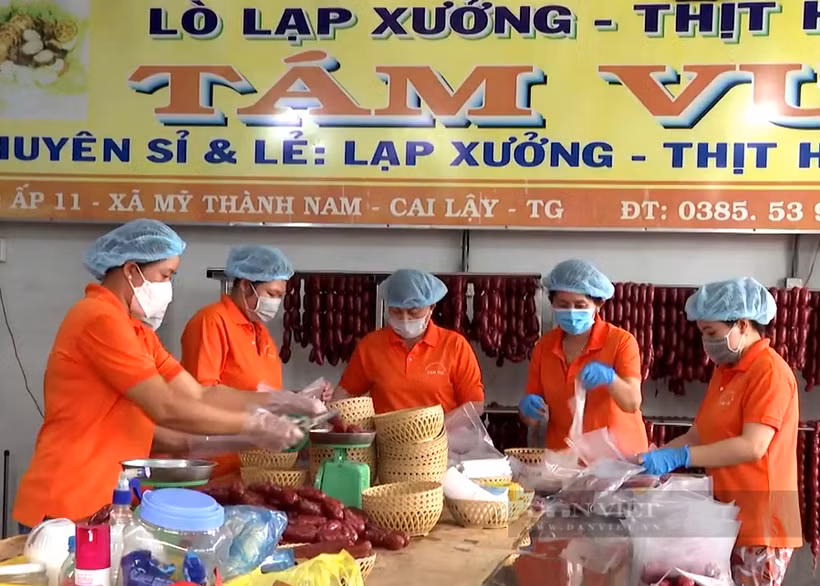 Nghề làm lạp xưởng Tết ở xã Mỹ Thành Nam lên hương