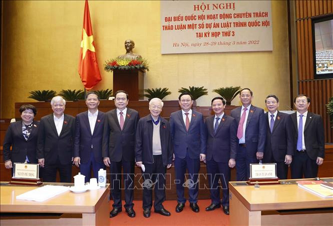 Tổng Bí thư Nguyễn Phú Trọng, Chủ tịch Quốc hội Vương Đình Huệ với các đại biểu. Ảnh: Doãn Tấn - TTXVN 