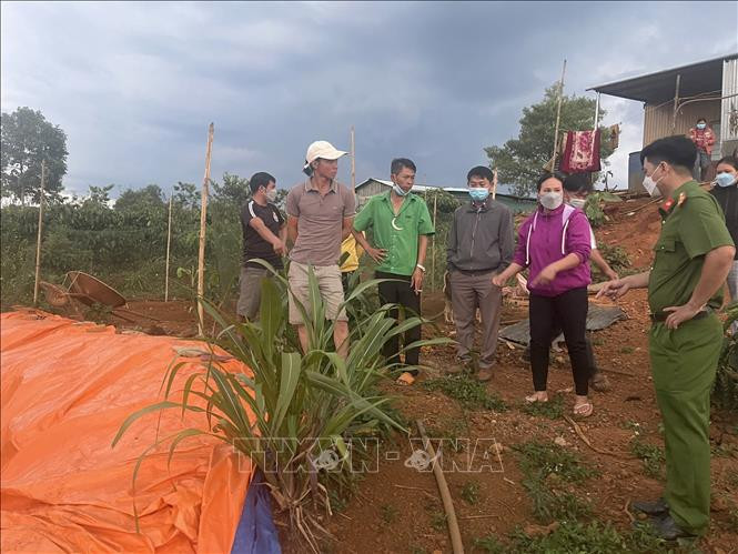 Các cơ quan chức năng xác minh, làm rõ vụ việc. Ảnh: TTXVN phát 