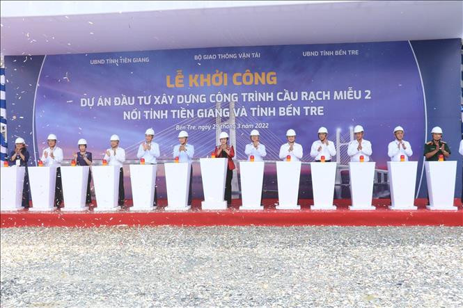 Khởi công xây dựng cầu Rạch Miễu 2. Ảnh: Huỳnh Phúc Hậu - TTXVN 