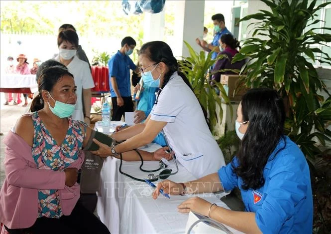 Phú Yên khám và cấp thuốc miễn phí cho người dân có hoàn cảnh khó khăn