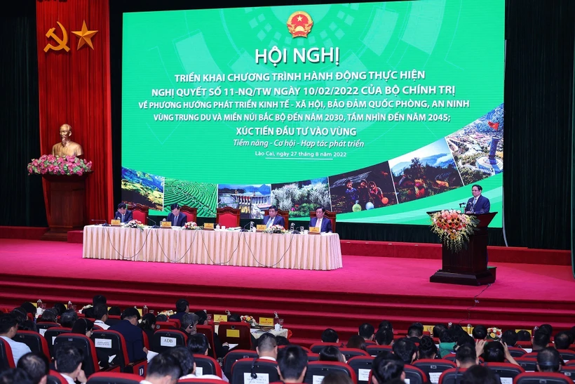 Thủ tướng Phạm Minh Chính phát biểu tại Hội nghị triển khai Nghị quyết số 11-NQ/TW. Ảnh: Dương Giang-TTXVN 