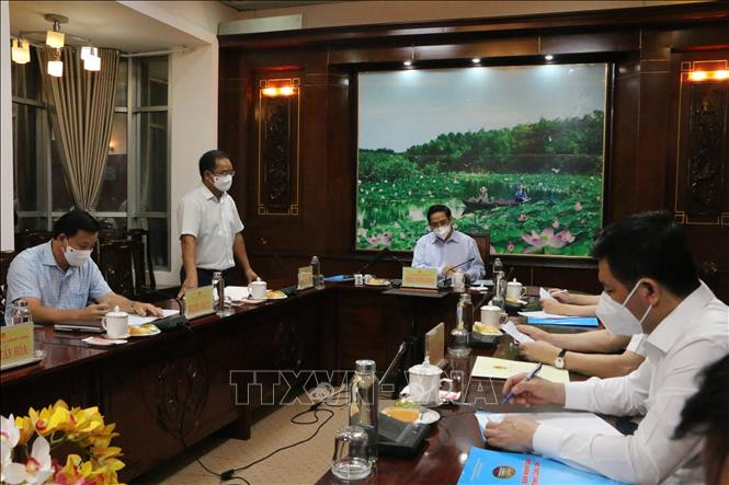 Bí thư Tỉnh ủy Long An Nguyễn Văn Được phát biểu tại buổi làm việc với Thủ Tướng. Ảnh: Thanh Bình-TTXVN