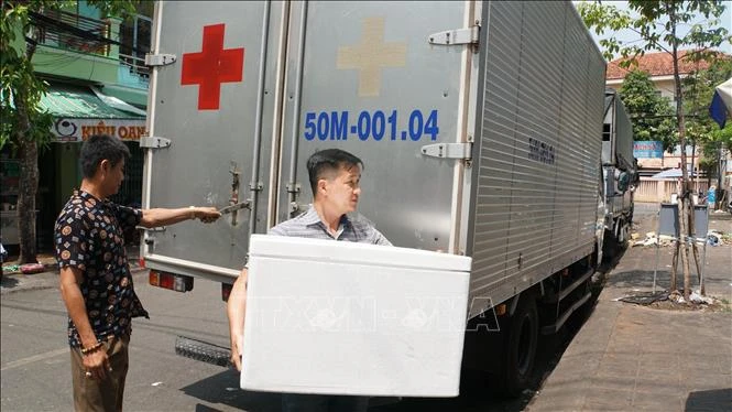 Cần Thơ tiếp nhận vaccine phòng chống COVID-19. Ảnh: TTXVN phát