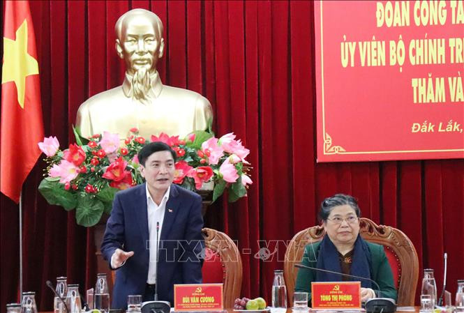 Đồng chí Bùi Văn Cường, Ủy viên Trung ương Đảng, Bí thư Tỉnh ủy Đắk Lắk phát biểu tại buổi làm việc. Ảnh: Tuấn Anh – TTXVN
