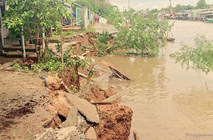 An Giang ban bố tình huống khẩn cấp sạt lở rạch Cái Sắn