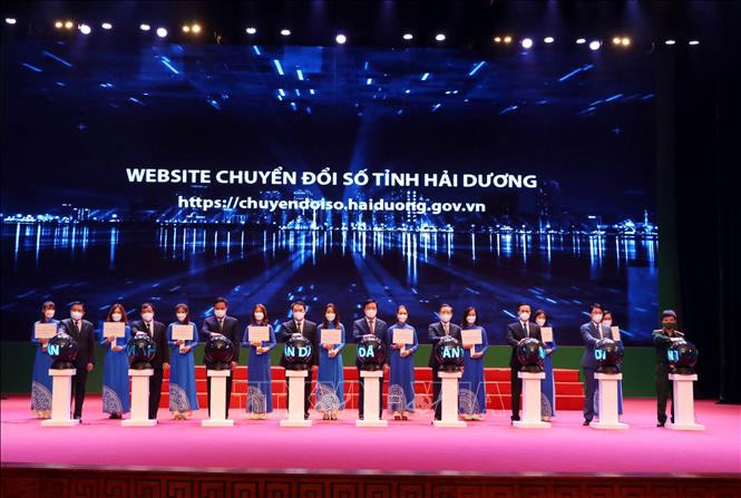 Ngày 26/3/2022, Ủy ban nhân dân tỉnh Hải Dương tổ chức chương trình “Chuyển đổi số hiện thực hóa khát vọng phát triển tỉnh Hải Dương”. Cùng với đó, 3 dự án thành phần của Đề án về chuyển đổi số gồm “Xây dựng hạ tầng công nghệ thông tin cho chính quyền điệ