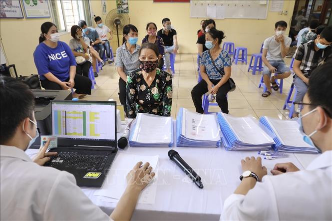 Học viện Quân y triển khai tiêm thử nghiệm lâm sàng vaccine Nano Covax phòng COVID-19 tại Hưng Yên. Ảnh : Ảnh: Minh Quyết - TTXVN 