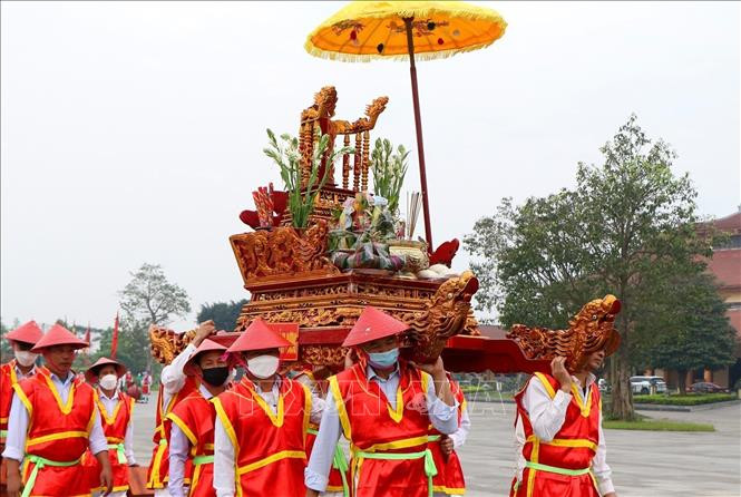  Lễ rước kiệu của các xã, phường, thị trấn vùng ven về Khu di tích lịch sử Quốc gia đặc biệt Đền Hùng. Ảnh: Trung Kiên - TTXVN 