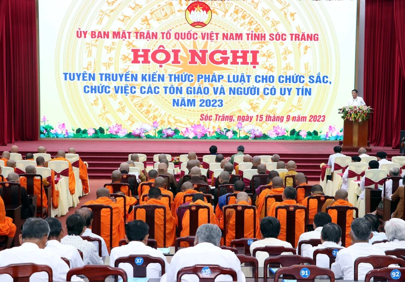 Nâng cao kiến thức pháp luật cho chức sắc tôn giáo, người có uy tín trong đồng bào dân tộc thiểu số tỉnh Sóc Trăng