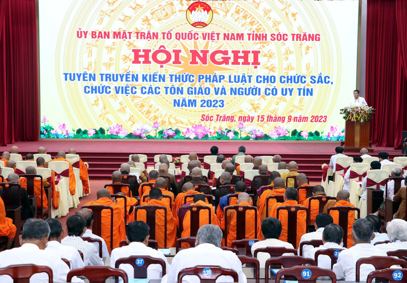 Nâng cao kiến thức pháp luật cho chức sắc tôn giáo, người có uy tín trong đồng bào dân tộc thiểu số tỉnh Sóc Trăng