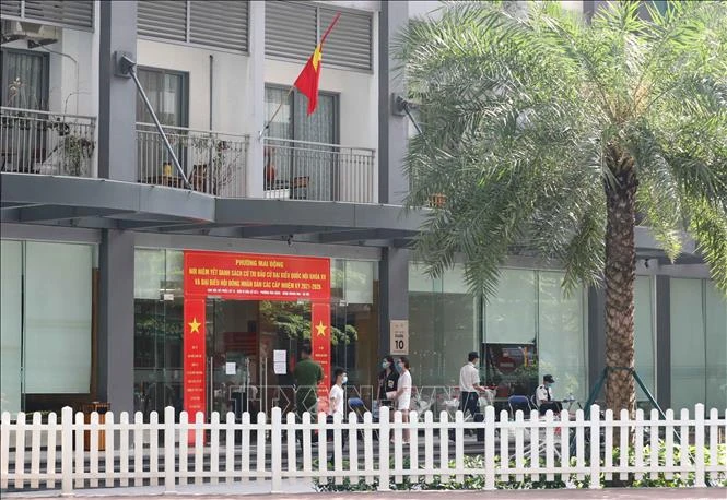 Tòa nhà nơi bệnh nhân sinh sống được phong tỏa đúng quy định. Ảnh: Thanh Tùng - TTXVN