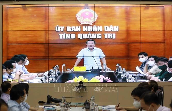 Đầu cầu họp trực tuyến ứng phó với bão số 6 tại tỉnh Quảng Trị. Ảnh: Vũ Sinh - TTXVN 