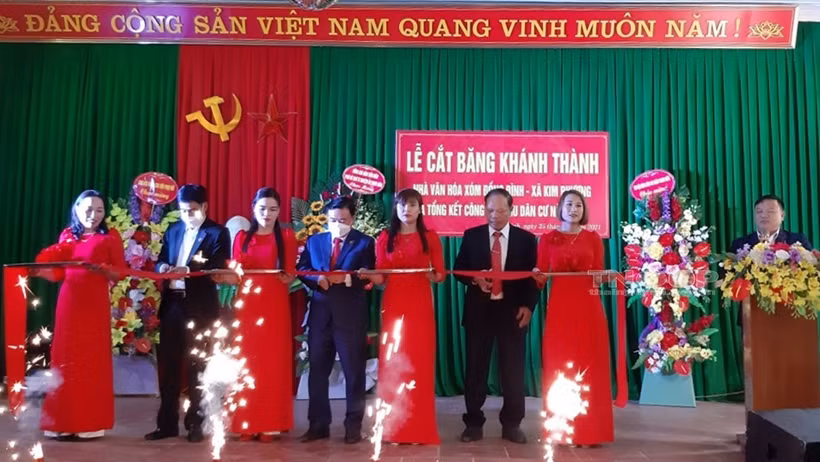 Nhà văn hóa xóm Gốc Gạo, xã Tức Tranh, mới được đầu tư xây dựng khang trang, sạch đẹp. Ảnh: Hoàng Nguyên - TTXVN 