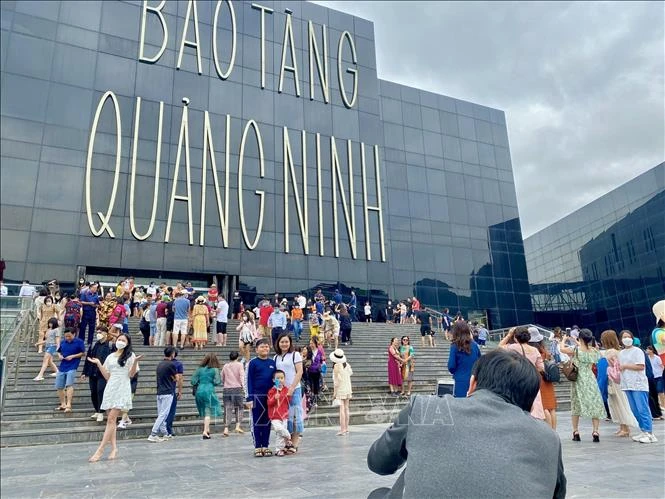 Bảo tàng Quảng Ninh là điểm đến thu hút khá đông du khách. Ảnh: TTXVN 