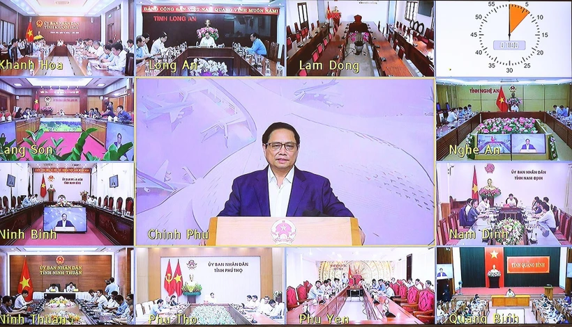 Thủ tướng Phạm Minh Chính chủ trì phiên họp trực tuyến tại điểm cầu Chính phủ. Ảnh: Dương Giang-TTXVN 