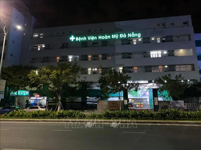 Bệnh viện Hoàn Mỹ Đà Nẵng sẽ xét nghiệm toàn bộ nhân viên. Ảnh TTXVN phát