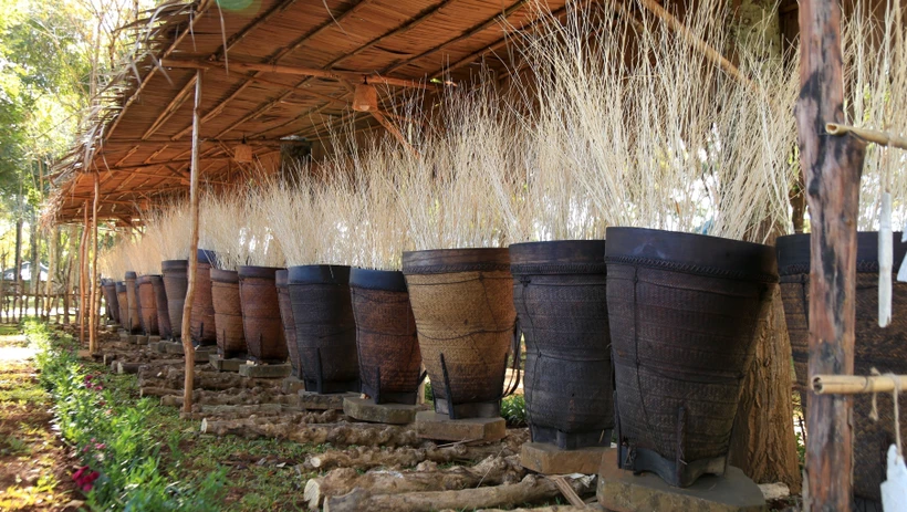 Các loại Gùi của đồng bào dân tộc Tây Nguyên. Ảnh: Quang Thái- TTXVN 