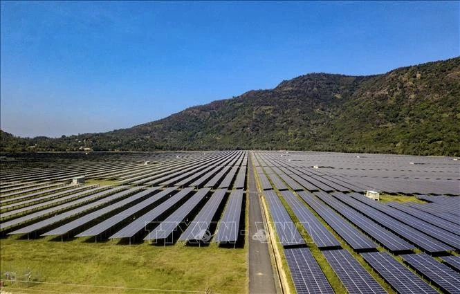 Nhà máy điện mặt trời Sao Mai - An Giang với tổng công suất 210 MWp sẽ đóng góp gần 400 triệu kWh mỗi năm cho lưới điện quốc gia. Ảnh: Thanh Sang – TTXVN.