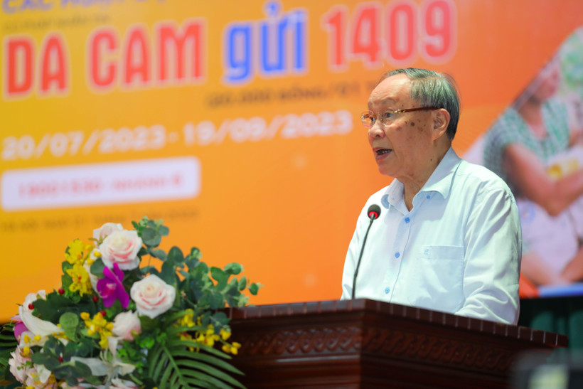 Thượng tướng Nguyễn Văn Rinh, Chủ tịch Hội Nạn nhân chất độc da cam/dioxin Việt Nam phát động chương trình. Ảnh: Hoàng Hiếu - TTXVN