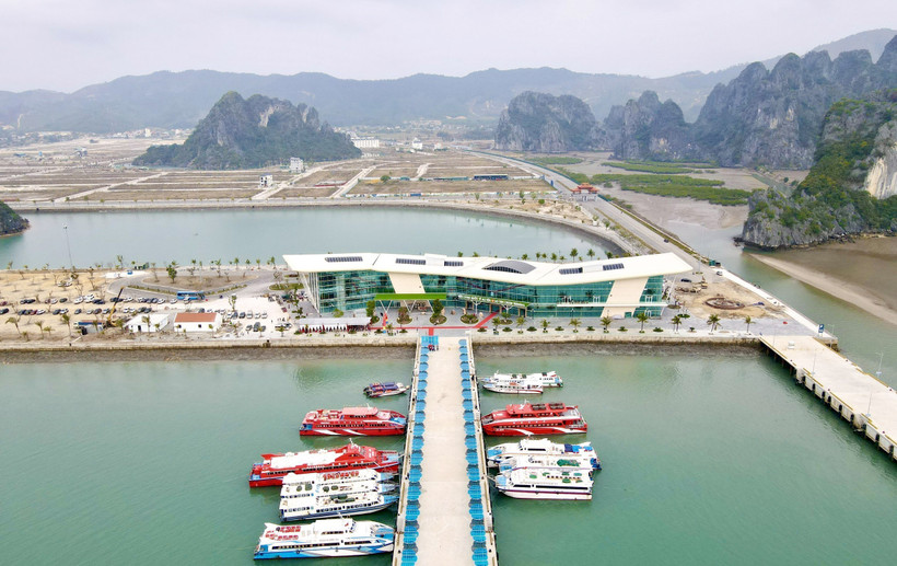 Cảng tàu ở Quảng Ninh. Ảnh: Thanh Vân-TTXVN