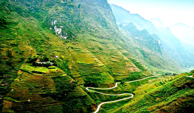 Cao nguyên đá hội tụ tinh hoa văn hóa vùng cao. Ảnh : baohagiang.vn