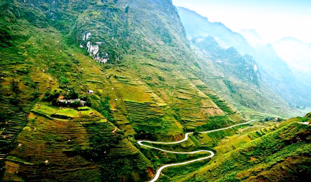 Cao nguyên đá hội tụ tinh hoa văn hóa vùng cao. Ảnh : baohagiang.vn
