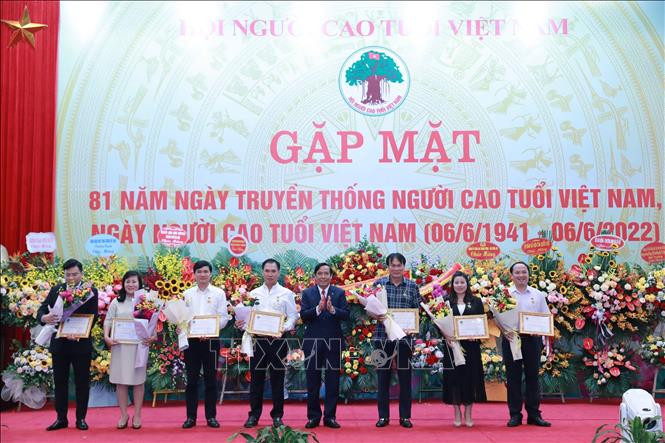 Sáng 4/6/2022, tại Hà Nội, Hội Người cao tuổi Việt Nam tổ chức gặp mặt nhân 81 năm Ngày truyền thống Người cao tuổi Việt Nam, Ngày Người cao tuổi Việt Nam (6/6/1941-6/6/2022) và phát động thi đua “Đoàn kết, đổi mới, sáng tạo, tích cực thi đua xây dựng tổ 