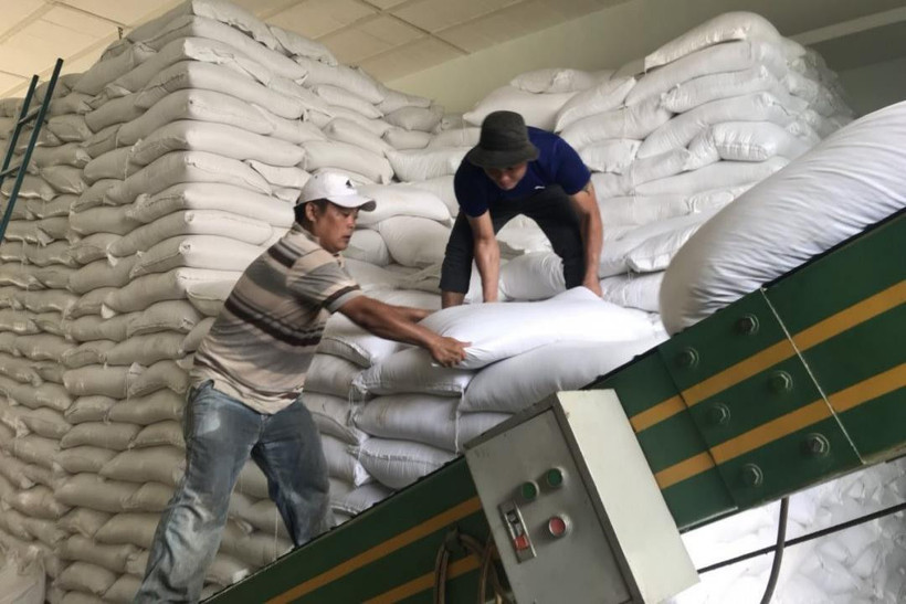 Hỗ trợ gạo cho học sinh ở xã, thôn đặc biệt khó khăn tại Đắk Nông