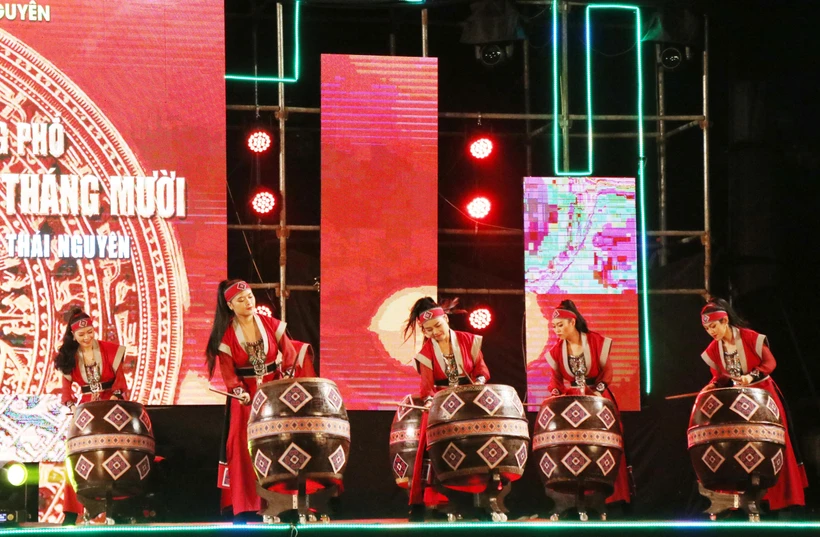 “Thái Nguyên - Rạng rỡ thành phố Tháng Mười”