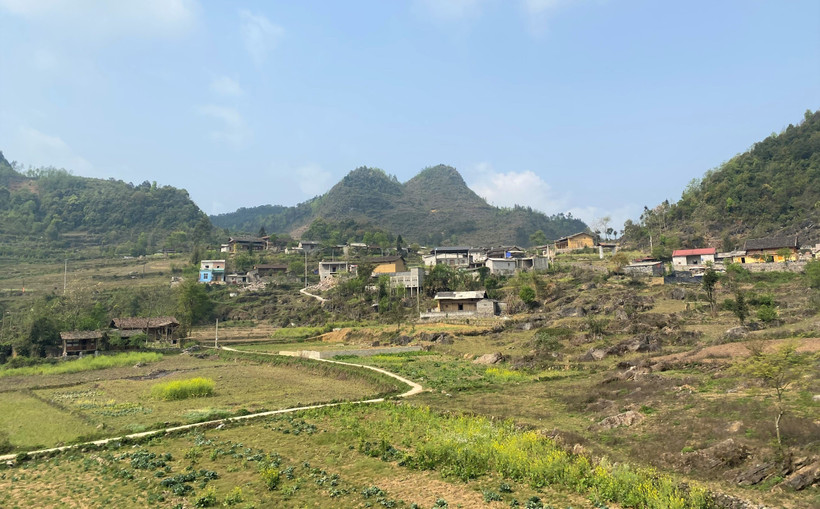 Người dân sống ở các điểm nguy cơ cao về sạt lở trên địa bàn tỉnh Hà Giang cơ bản được chuyển đến nơi ở mới an toàn. Nguồn: baodantoc.vn