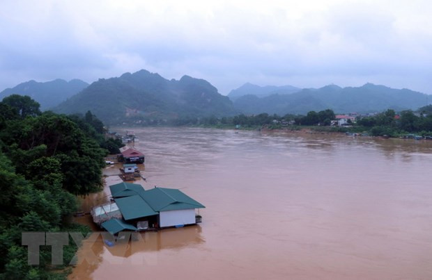 Nước dâng trên sông Lô. Ảnh Quang Đán