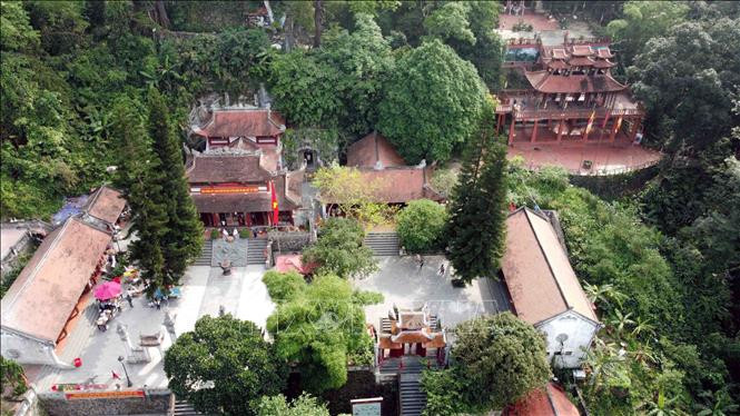 Khu đền Mẫu là điểm đến chính của du khách khi đến với danh thắng Tây Thiên. Ảnh: Hoàng Hùng - TTXVN 