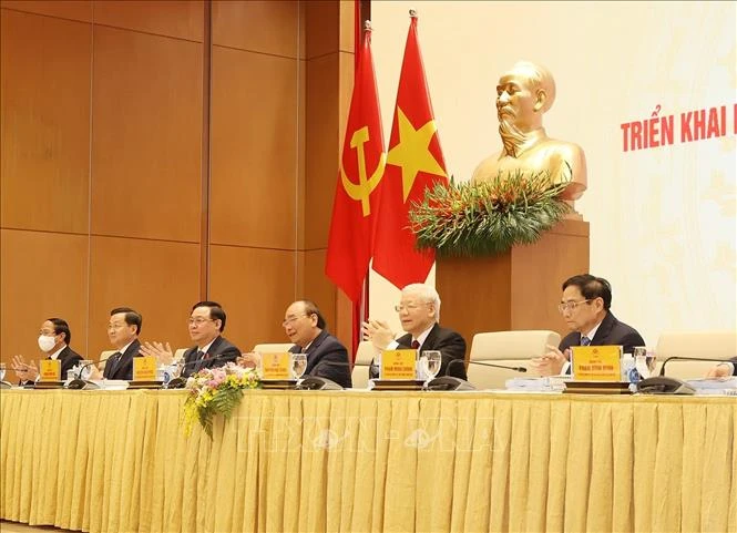 Tổng Bí thư Nguyễn Phú Trọng cùng các đồng chí lãnh đạo Đảng, Nhà nước chủ trì hội nghị. Ảnh: Trí Dũng – TTXVN 