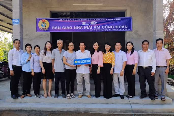 Tỉnh Trà Vinh bàn giao Mái ấm Công đoàn cho đoàn viên khó khăn về nhà ở. Nguồn : nld.com.vn