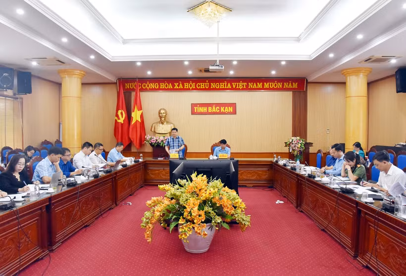 Khách tham quan gian trưng bày nông sản OCOP đặc trưng . Ảnh: Vũ Hoàng Giang - TTXVN 