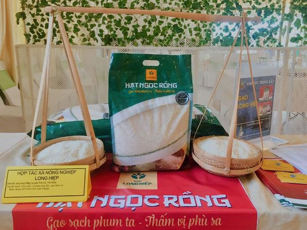 Sản phẩm Gạo Hạt Ngọc Rồng của Hợp tác xã Nông nghiệp Long Hiệp, huyện Trà Cú được cấp Giấy chứng nhận sản phẩm đạt 04 sao OCOP . Ảnh:mard.gov.vn