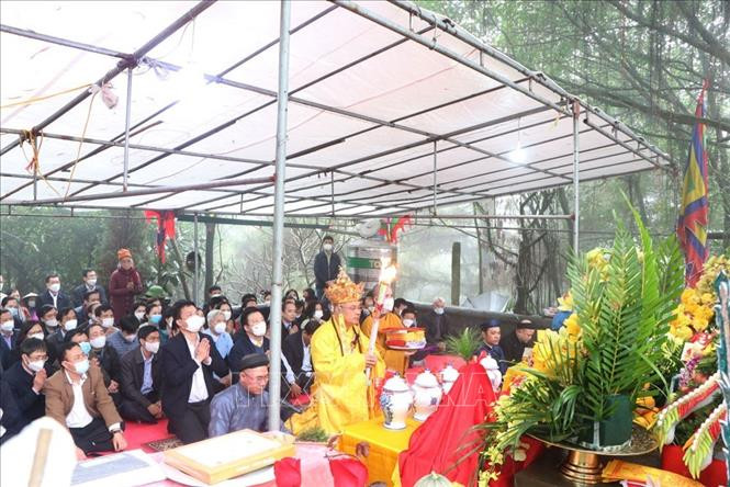 Phần chính của lễ tế trời đất diễn ra tại Trung Nhạc miếu. Ảnh: Mạnh Minh- TTXVN 