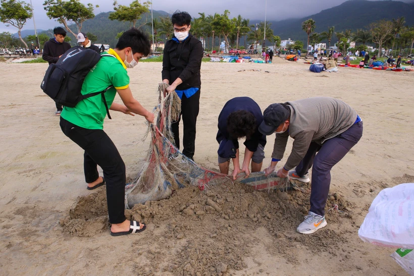 Cộng đồng chung tay đẩy lùi "ô nhiễm trắng" (Bài 2)