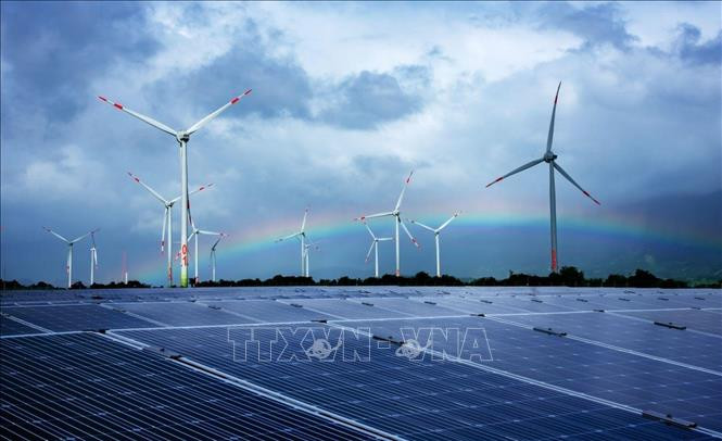 Tổ hợp điện năng lượng tái tạo của Tập đoàn Trung Nam đầu tư tại huyện Thuận Bắc (Ninh Thuận). Ảnh: Công Thử - TTXVN 