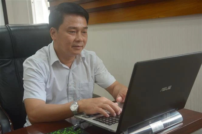 Là doanh nhân, anh Vinh luôn tâm niệm “Giữ tín để gặp thành công, sống nghĩa để phục lòng người”. Ảnh: Hoài Thu – TTXVN