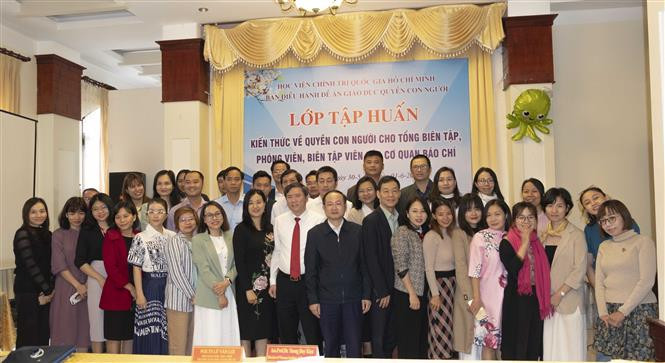 Cập nhật kiến thức về quyền con người cho cán bộ, phóng viên báo chí