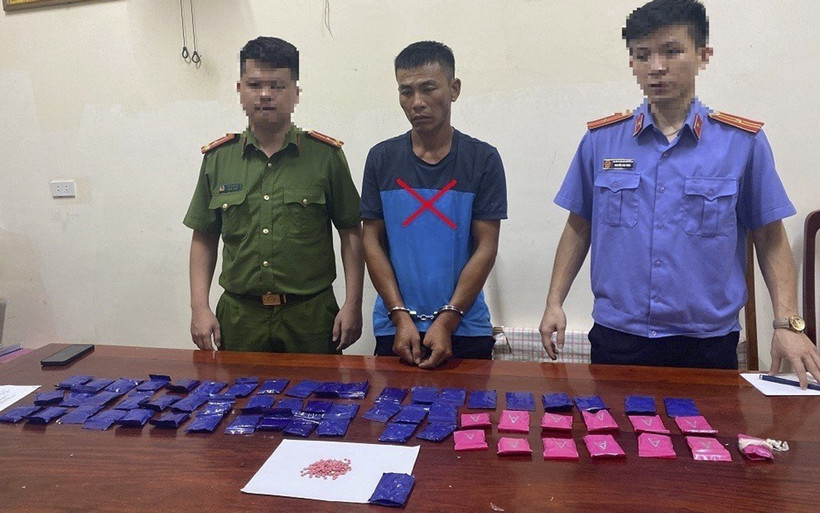 Nghệ An: Bắt giữ đối tượng vận chuyển 1.200 viên ma túy tổng hợp