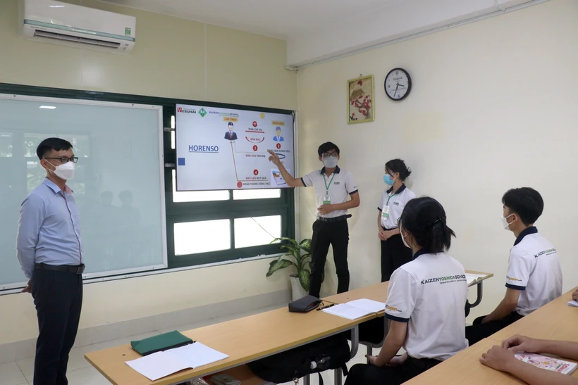 Các ứng viên xuất khẩu lao động đang học tập tại Trường Đại học Sư phạm Kỹ thuật Vĩnh Long. Ảnh: Lê Thúy Hằng - TTXVN 