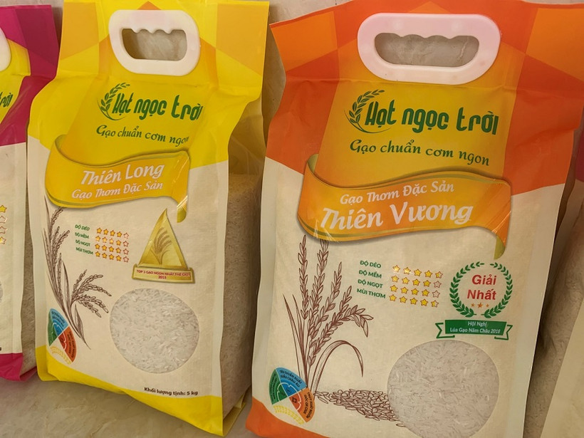 Gạo Hạt Ngọc Trời của tập đoàn Lộc Trời, tỉnh An Giang, được trồng trên vùng nguyên liệu theo quy trình khép kín từ khâu gieo trồng, chăm sóc đến khi thu hoạch và chế biến, đạt tiêu chuẩn HACCP châu Âu. Ảnh: angiang.gov.vn 